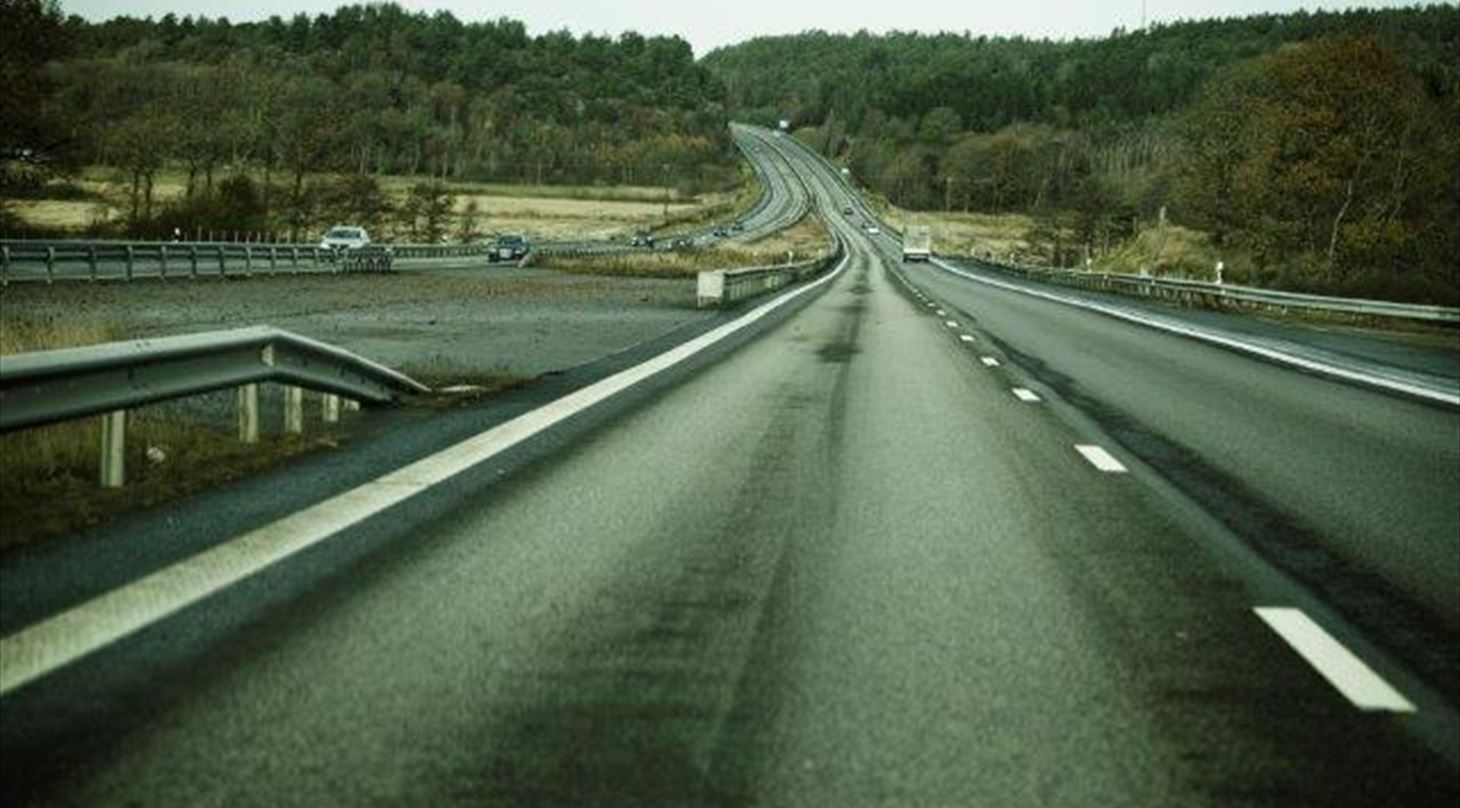 asfaltveje gennem dansk landskab