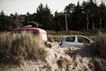 Billede af gammel bil og ditto campingvogn