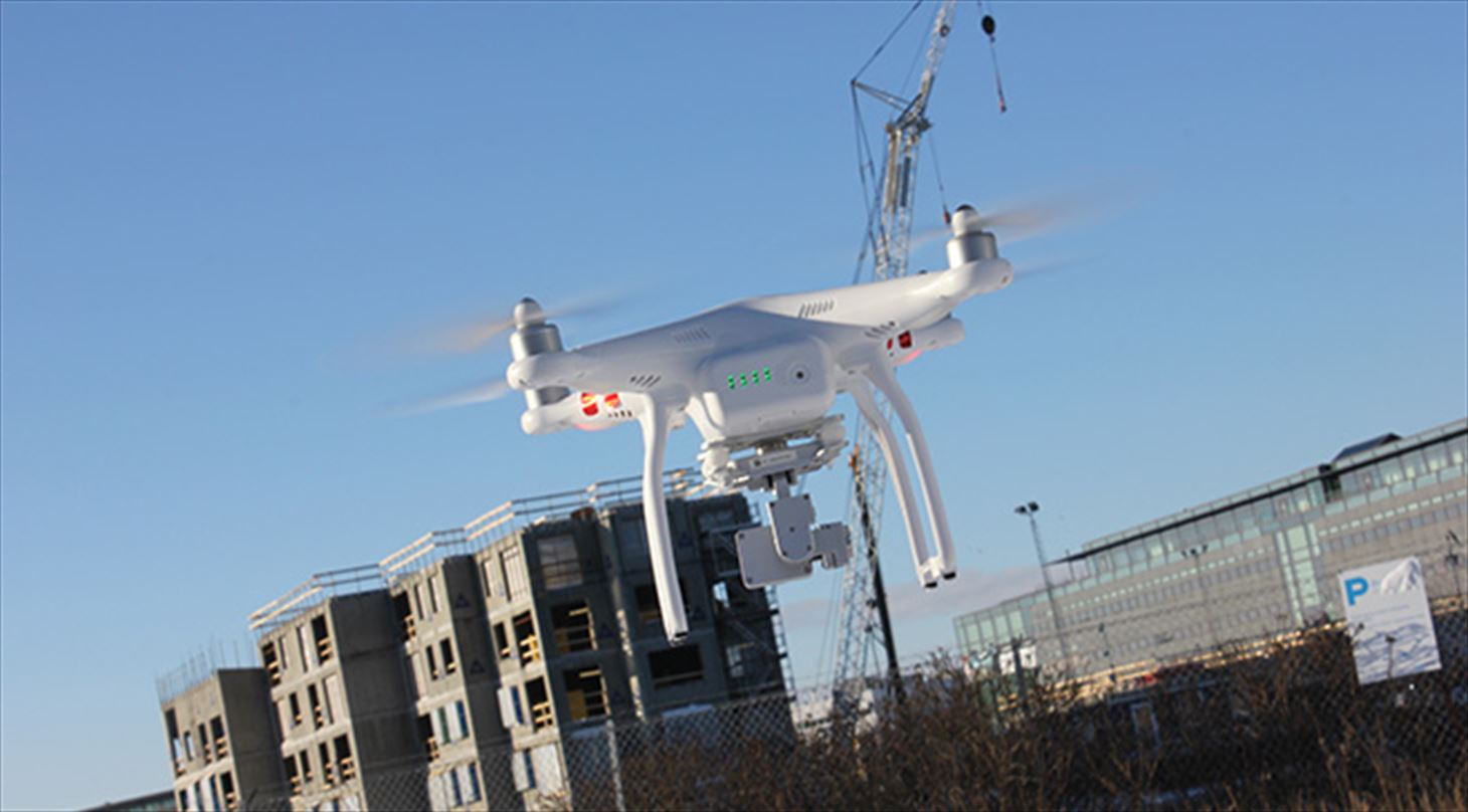 Flyvende drone til fx inspektion af bygninger