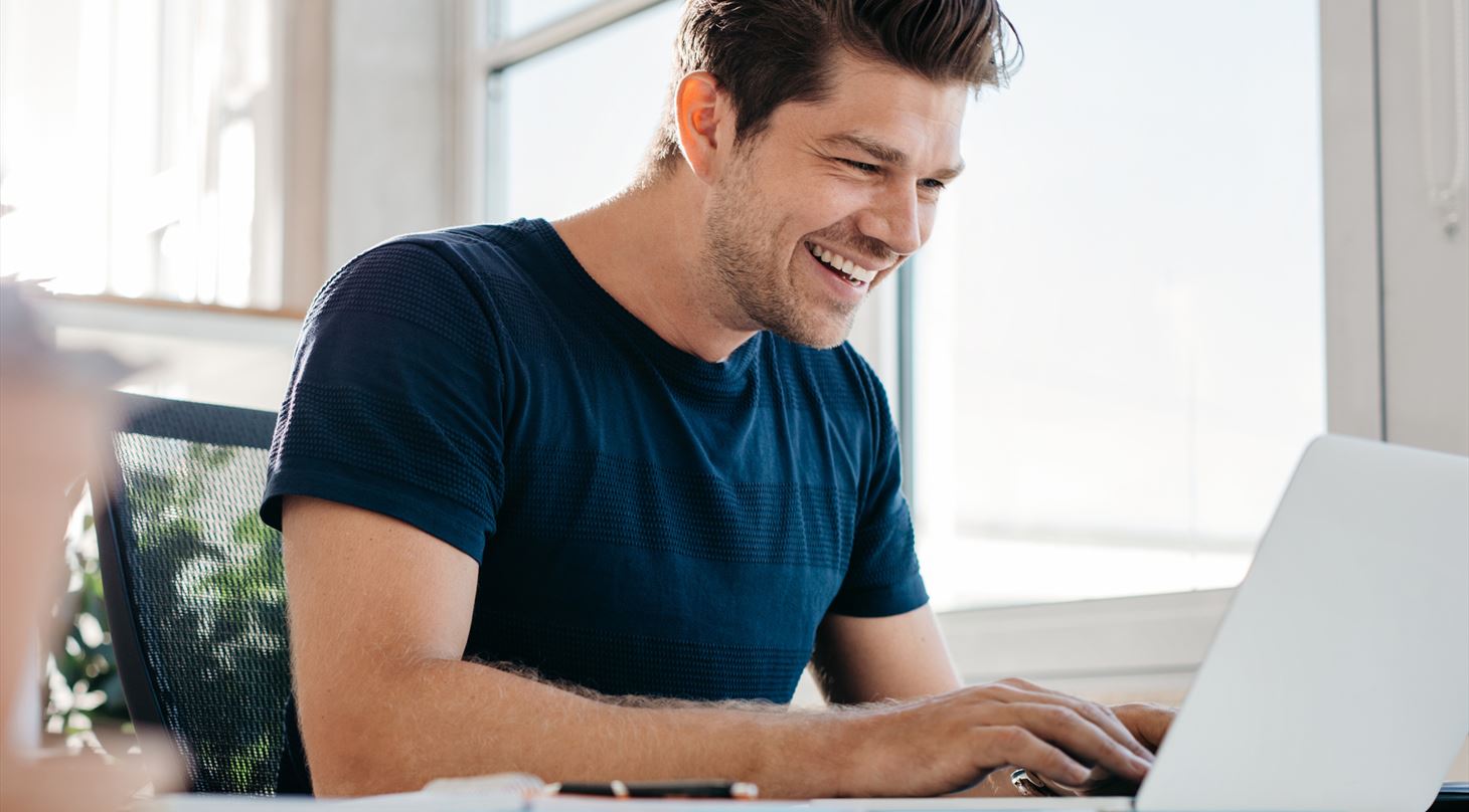 Positiv psykologi er - kort fortalt - videnskaben om, hvordan mennesker trives og pr�sterer optimalt. Det handler om, at skabe �get kvalitet og effektivitet, samtidig med at arbejdsgl�den og motivation styrkes.