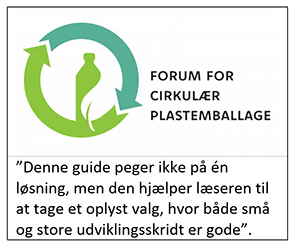 Billedet viser et genbrugssymbol i grønne farver fra forum for cirkulær plastemballages guide samt tekst til brugen af guiden