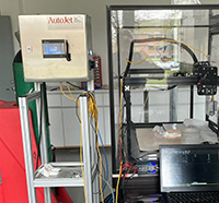 Billedet viser Plast og Emballages pilotproduktions nye CNC-coatingmaskine