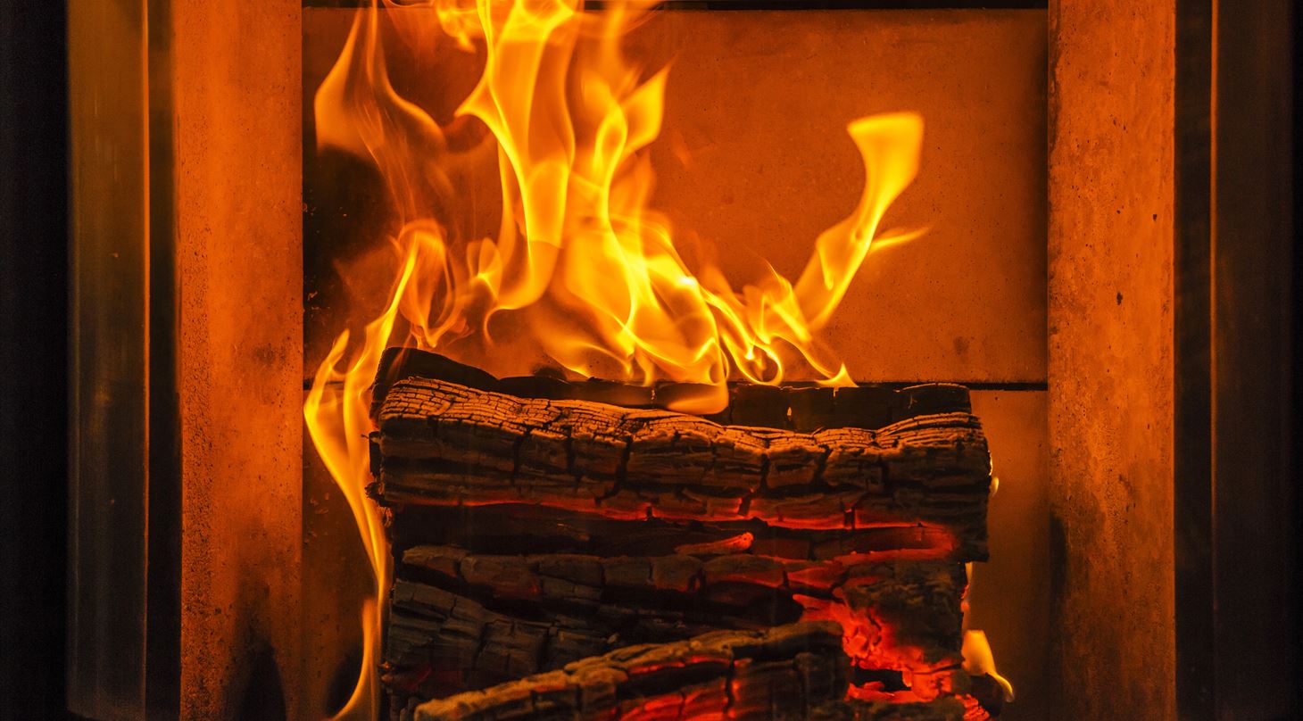 Br�ndeovn med flammer