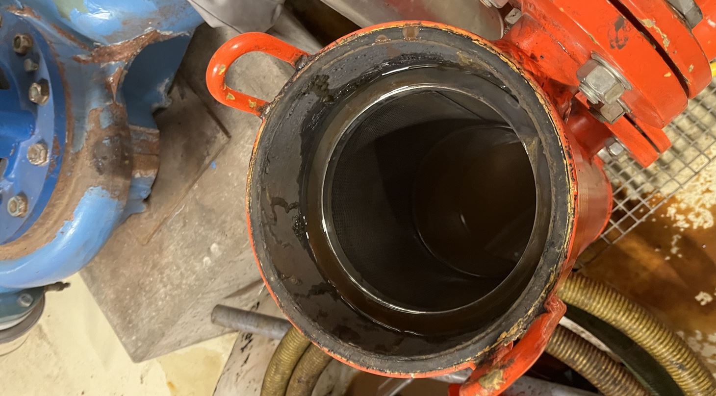 Fjernvarmer�r taget fra oven 